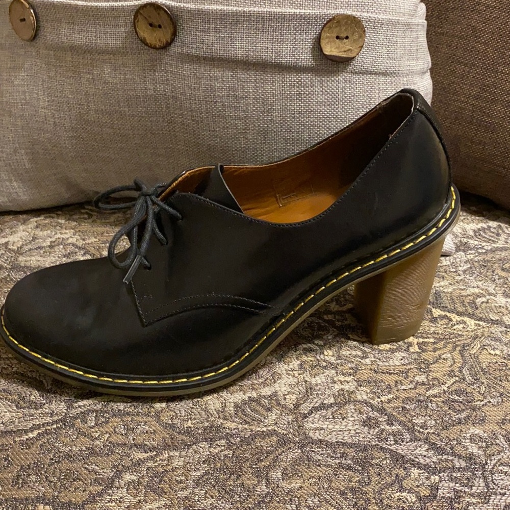 Like new black high heel lace up Dr. Martin’s black oxfords size 10.